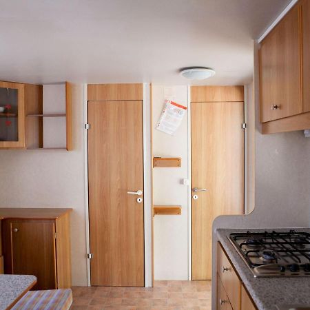 Mobile Home In Cavallino-Treporti With Terrace Buitenkant foto