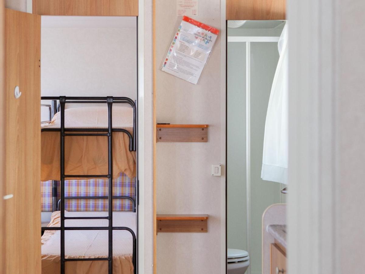 Mobile Home In Cavallino-Treporti With Terrace Buitenkant foto